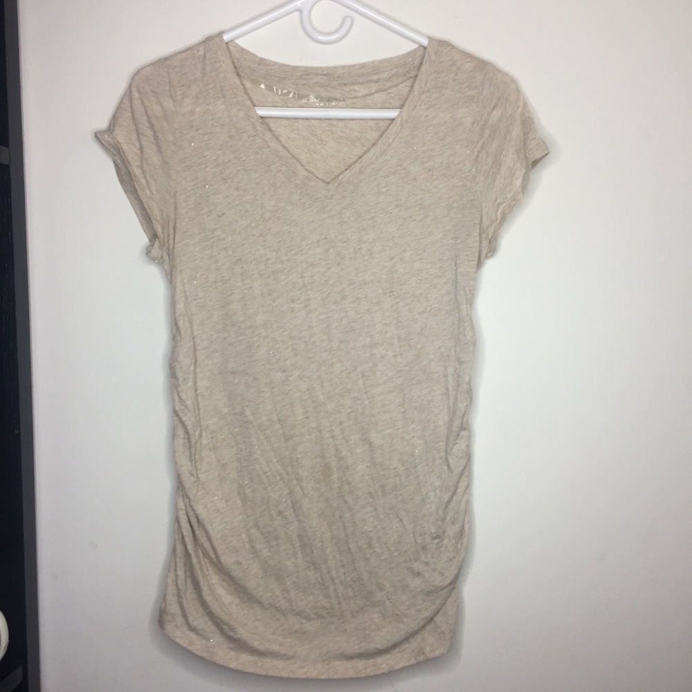 Liz Lange Maternity Small Cream/Gold Sparkle Vneck
